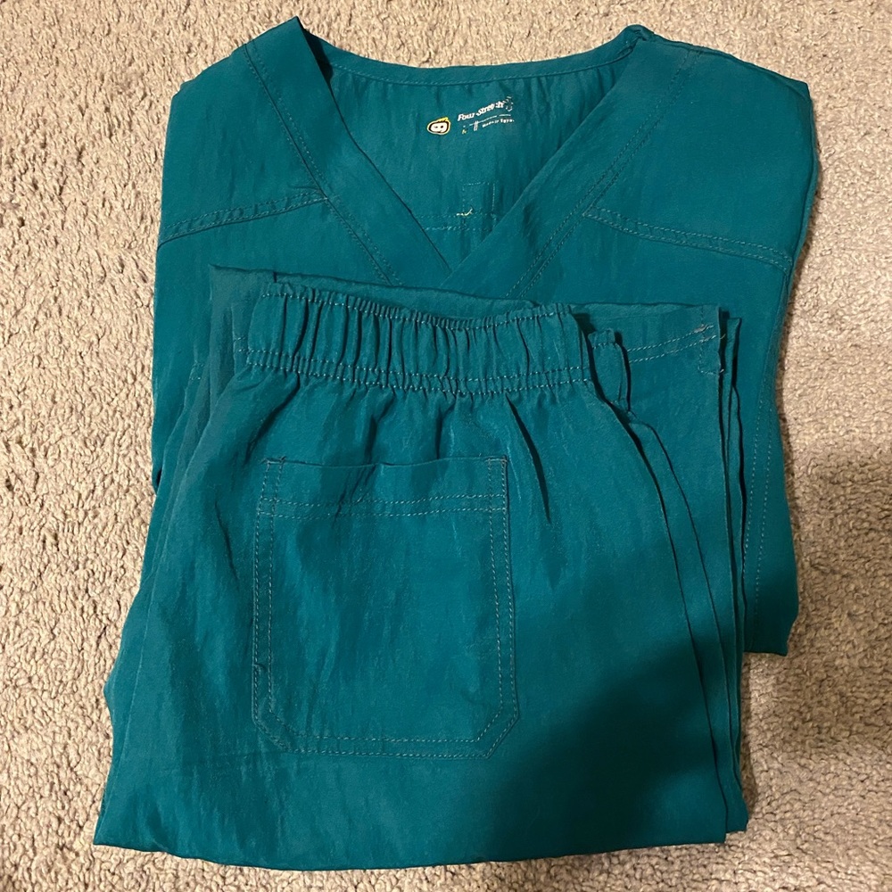 Medium Green Scrub Shirt & Pants